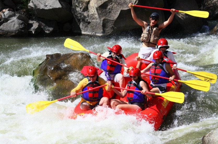 Спуск на байдарках — то что надо неугомонным выпускникам