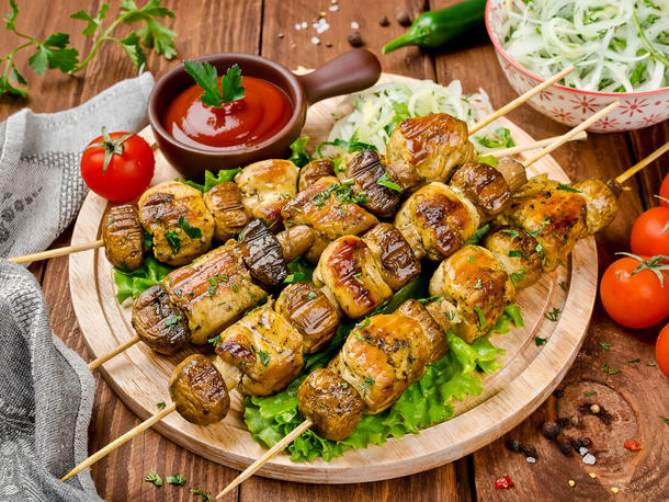 Шашлычки из куры с шампиньонами