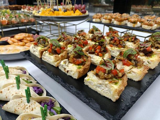 Киш с курица, фета и томаты