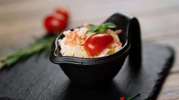Салат с крабовыми палочками Салат с крабовыми палочками