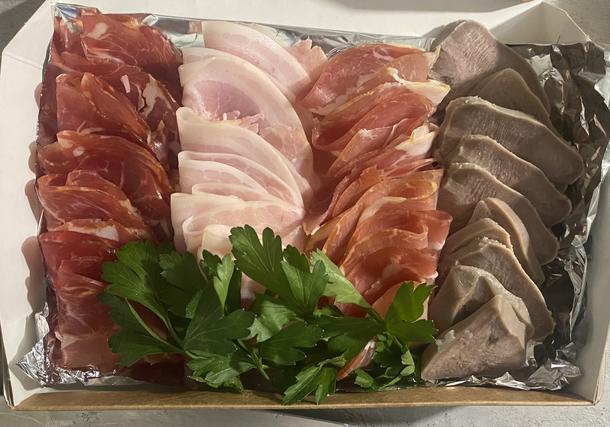 Мясная тарелка Мясная тарелка