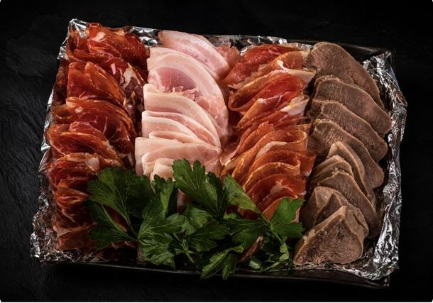 Мясная тарелка