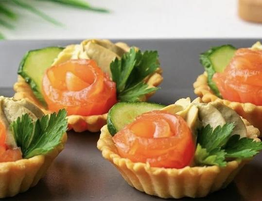 Тарталетка с красной рыбой (2 шт.) Тарталетка с красной рыбой (2 шт.)