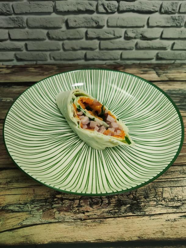 Рулет из лаваша с крабовыми палочками, кукурузой и свежим огурцом Рулет из лаваша с крабовыми палочками, кукурузой и свежим огурцом