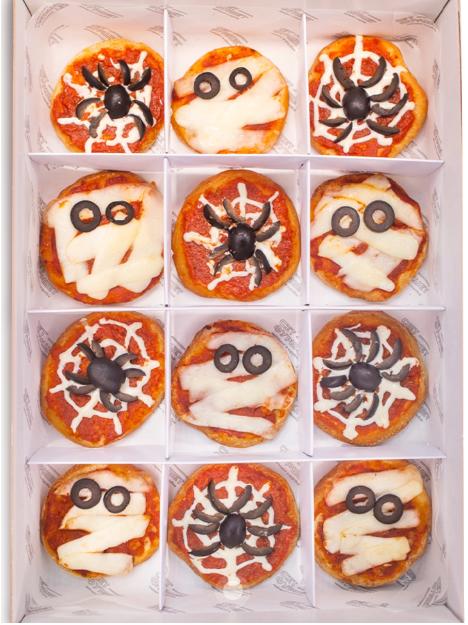 Мини-пиццы "Хэллоуин" Мини-пиццы "Хэллоуин"