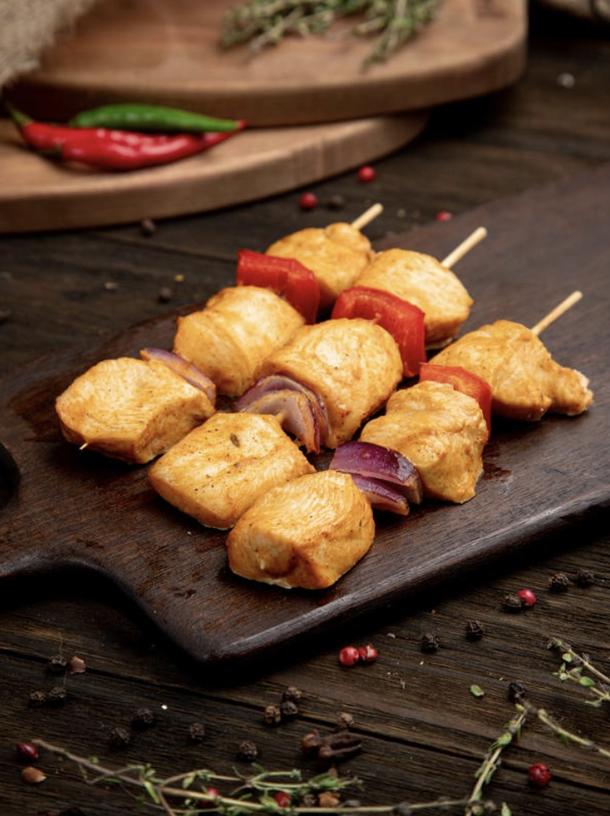 Шашлычок из курицы со сладким перцем и красным луком Шашлычок из курицы со сладким перцем и красным луком