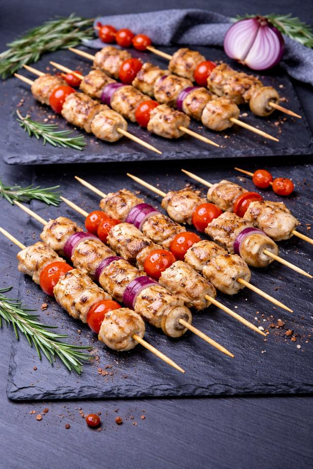 Куриные пикантные шашлычки