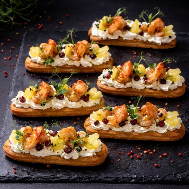 Эклеры "Креветка с ананасом"