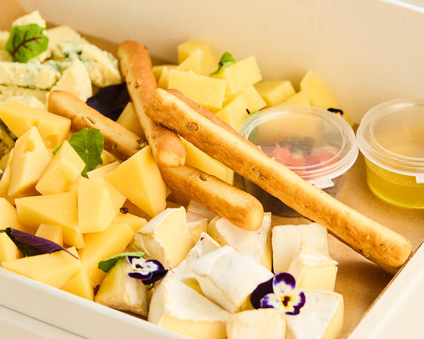 Бокс №13 Ассорти европейских сыров