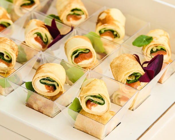 Бокс №31 Рулетик из блина с лососем