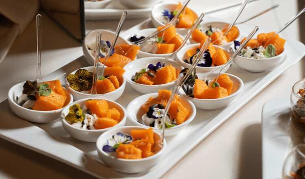 Печёная тыква с адыгейским сыром и песто