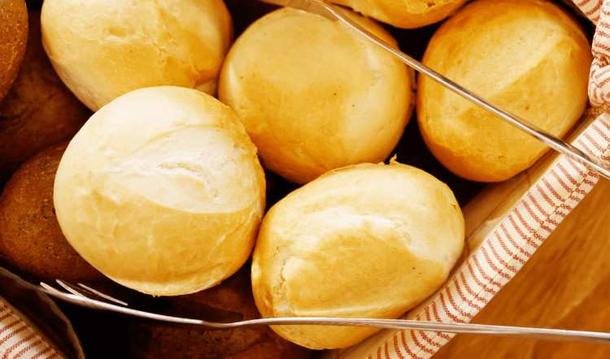 Хлеб 2 видов с соусом айоли