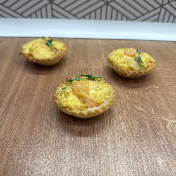 Запечённая тарталетка с крабом и креветкой