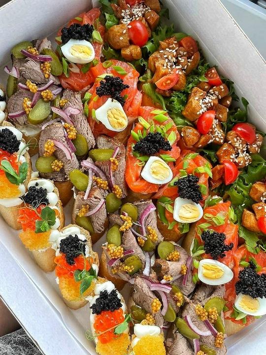 Мини-брускетты НОВОГОДНИЕ 24 шт