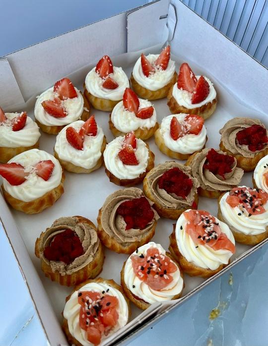 Профитроли ассорти 20 шт Профитроли ассорти 20 шт