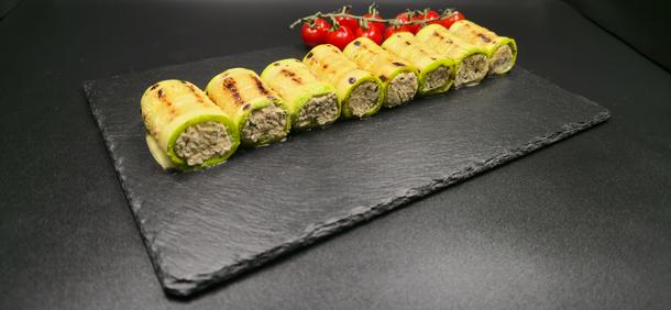 Рулетики из цуккини с сырной начинкой Рулетики из цуккини с сырной начинкой