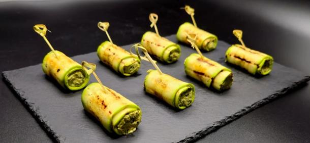 Рулетики из цуккини с сырной начинкой