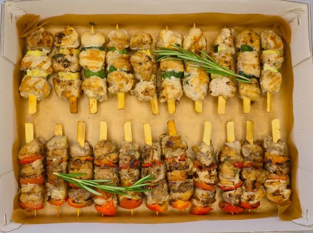 Ассорти шашлычков (свинина / кура) 20 шт