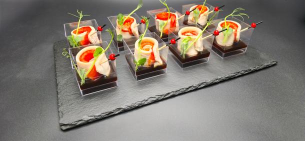 Канапе с куриным филе, паприкой и соусом терияки