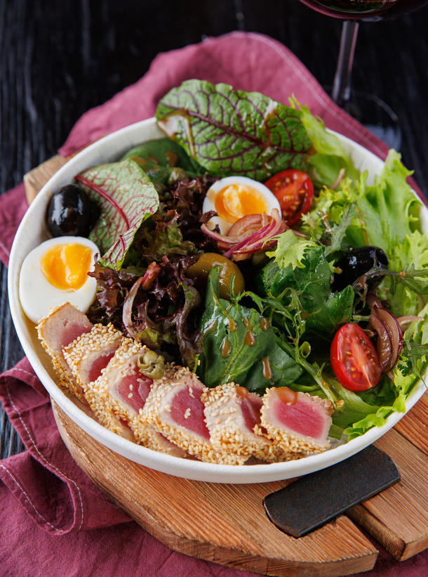 Салат "Нисуаз" с тунцом Салат "Нисуаз" с тунцом