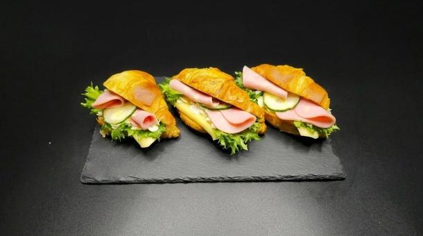 Круассан с сыром и ветчиной 120 гр Круассан с сыром и ветчиной 120 гр