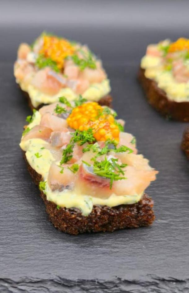 Тапас с тартаром из атлантической сельди Тапас с тартаром из атлантической сельди