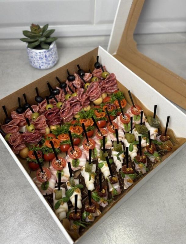 Канапе под крепкое