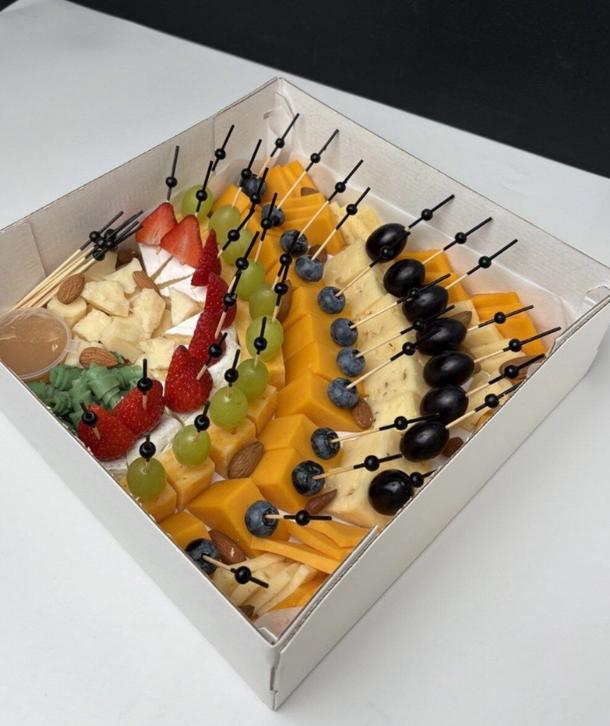 Бокс сырные канапе