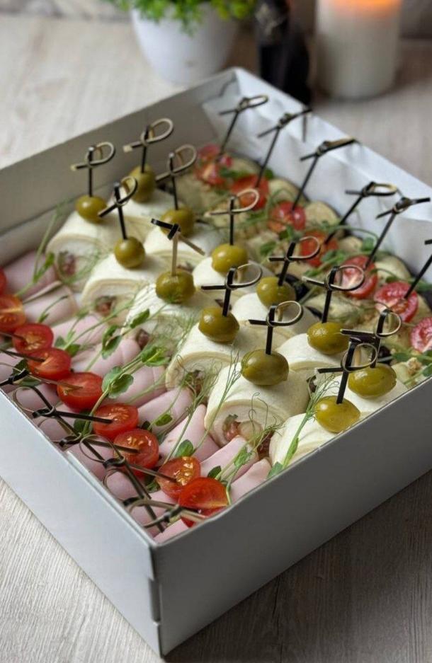 Бокс рулетиков 30 шт ассорти