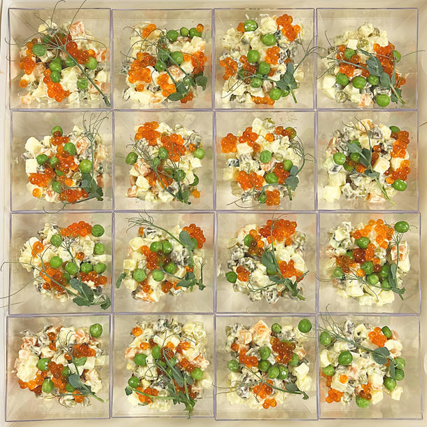 Фуршетный бокс № 8 Салат оливье с говядиной