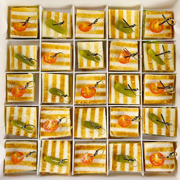 Фуршетный бокс № 12 Сэндвичи с лососем