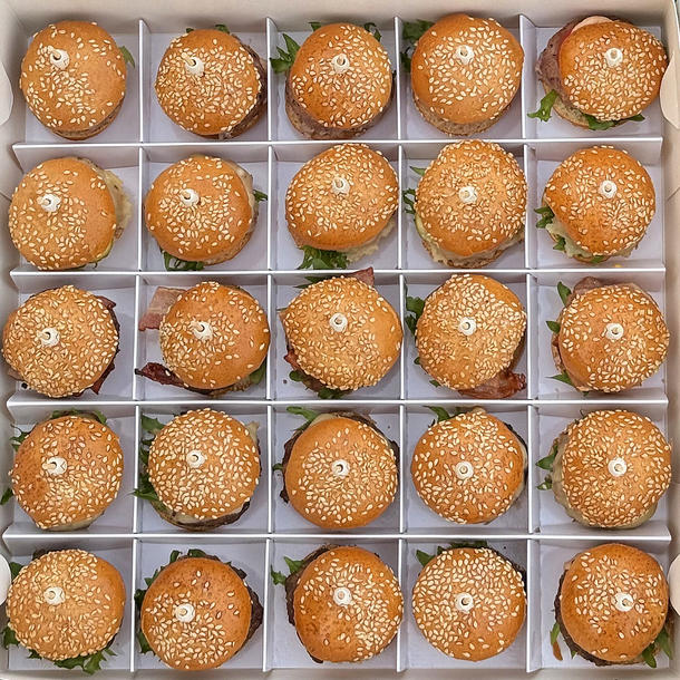 Фуршетный бокс № 13 Мини бургеры ассорти