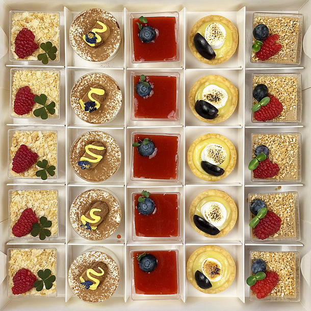 Фуршетный бокс № 23 Десерты