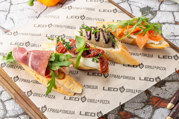 Брускетты с рыбой