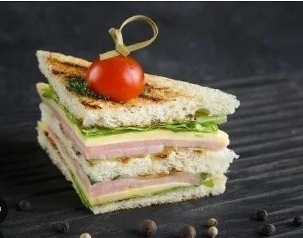 Сэндвич с ветчиной и сыром