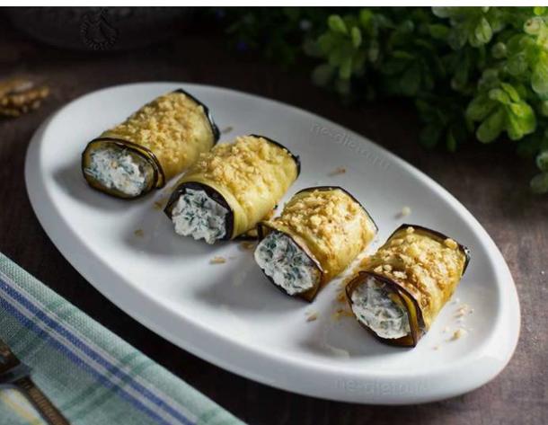 Рулетики из баклажан с творожным сыром