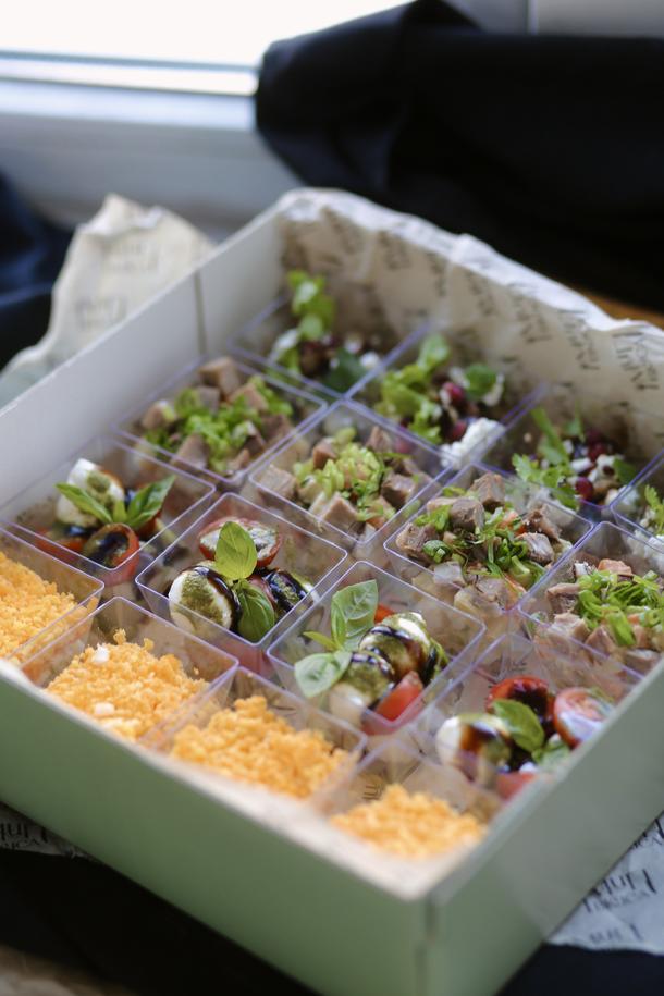 Сет мини-салатов "Империя" (16 шт) Сет мини-салатов "Империя" (16 шт)