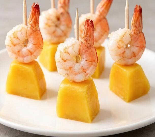 Канапе с манго и креветкой Канапе с манго и креветкой