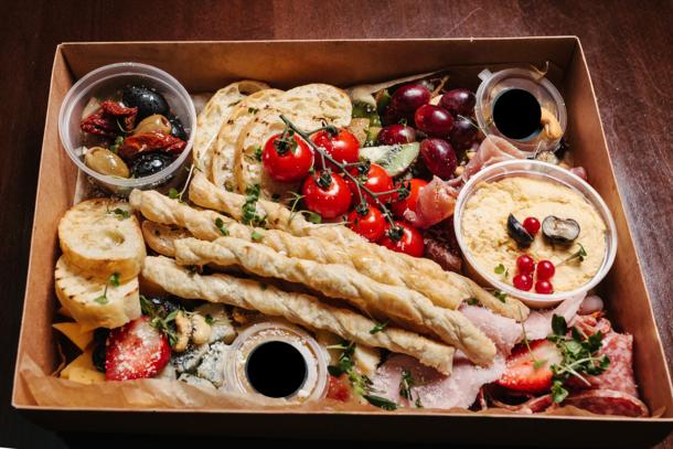 EAT BOX - К красному вину 1 (1400гр.) EAT BOX - К красному вину 1 (1400гр.)