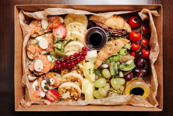 EAT BOX - СЕМЕЙНЫЙ (2200гр.) EAT BOX - СЕМЕЙНЫЙ (2200гр.)