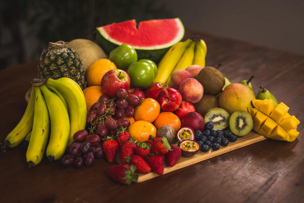 Ассорти сезонных фруктов