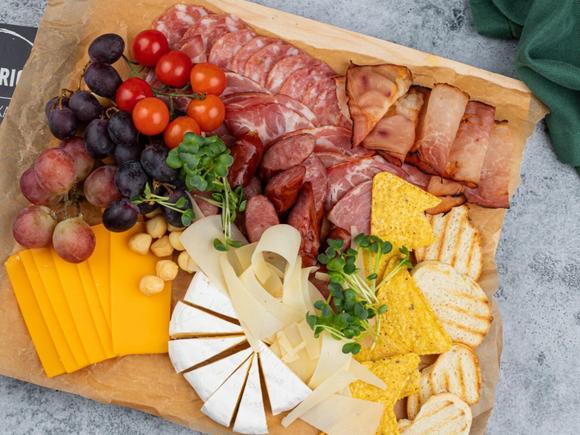 СЕТ &quot;Сырно-мясной&quot; в Санкт-Петербурге
