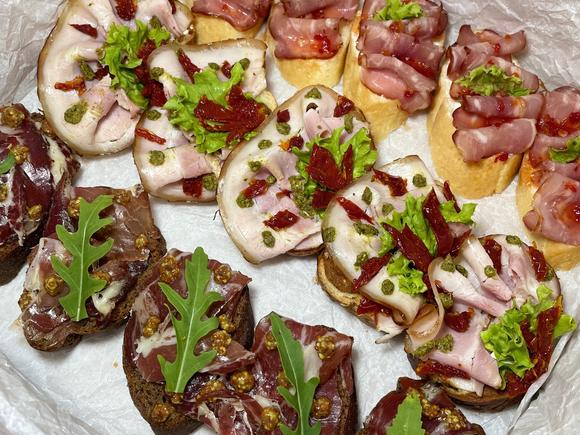 Сет мясных закусок на 8-10 персон в Санкт-Петербурге