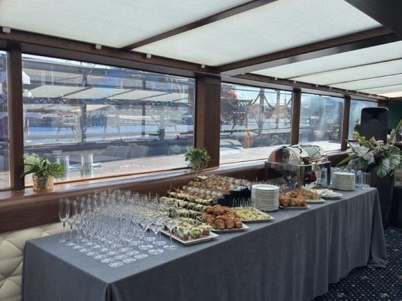 Фуршет на 40 персон в Санкт-Петербурге