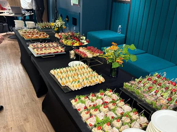 Фуршет на 150 персон в Санкт-Петербурге