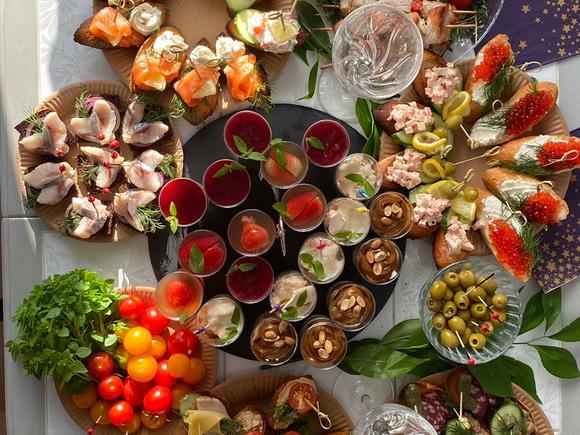 Вкусный фуршетный сет на 25 персон в Санкт-Петербурге