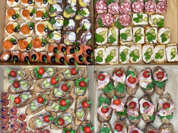 Сет из фуршетных закусок "Угощение" на 13-15 персон в Санкт-Петербурге