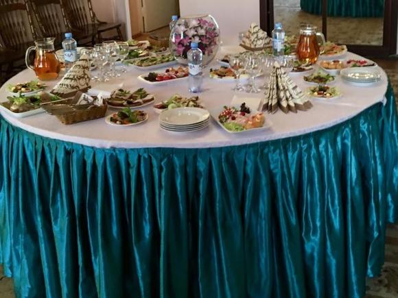 Банкетный сет "Новогодний" на 8 персон в Санкт-Петербурге