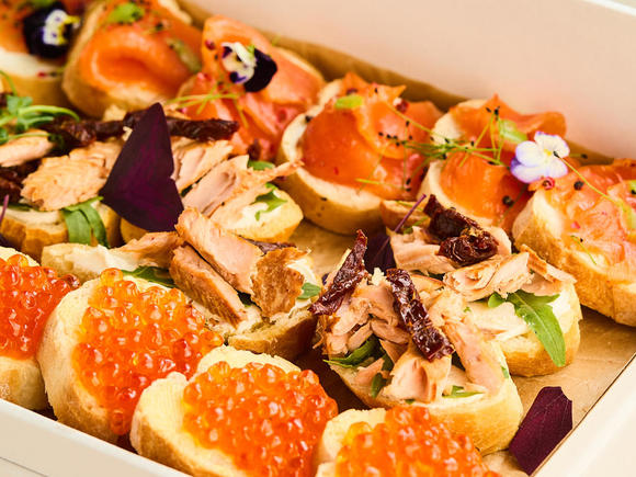 Изысканный фуршетный сет на 35-40 персон в Санкт-Петербурге