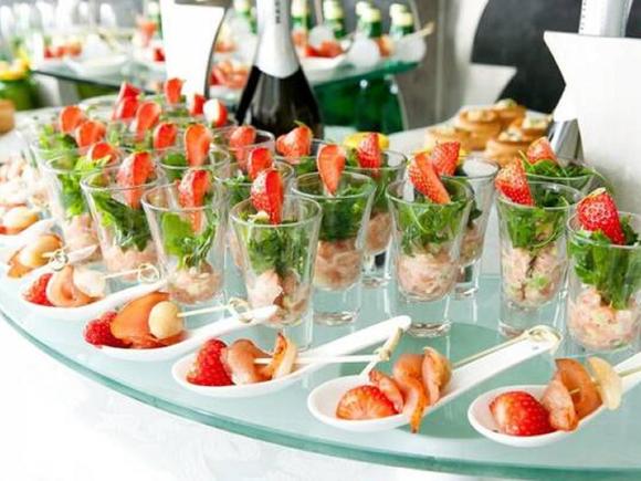 Фуршетное меню с бургерами на 30 персон в Санкт-Петербурге